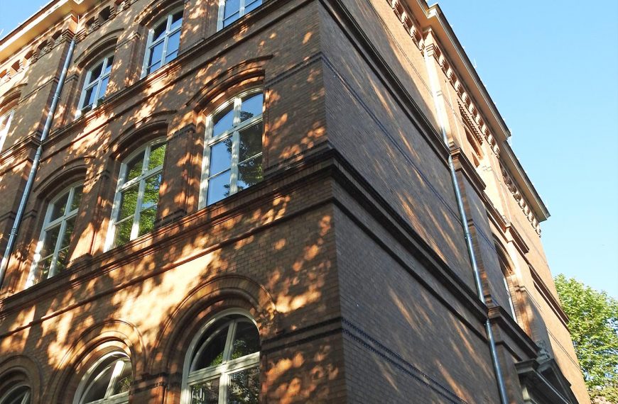 Neubau Bürogebäude und Sanierung eines Schulgebäudes, Hamburg St. Pauli
